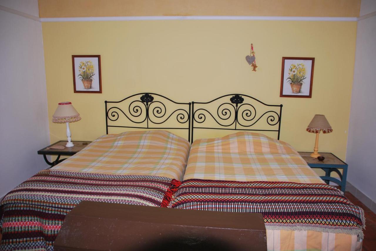 Hostal Monte Ramos Ferreira Do Alentejo Exterior foto