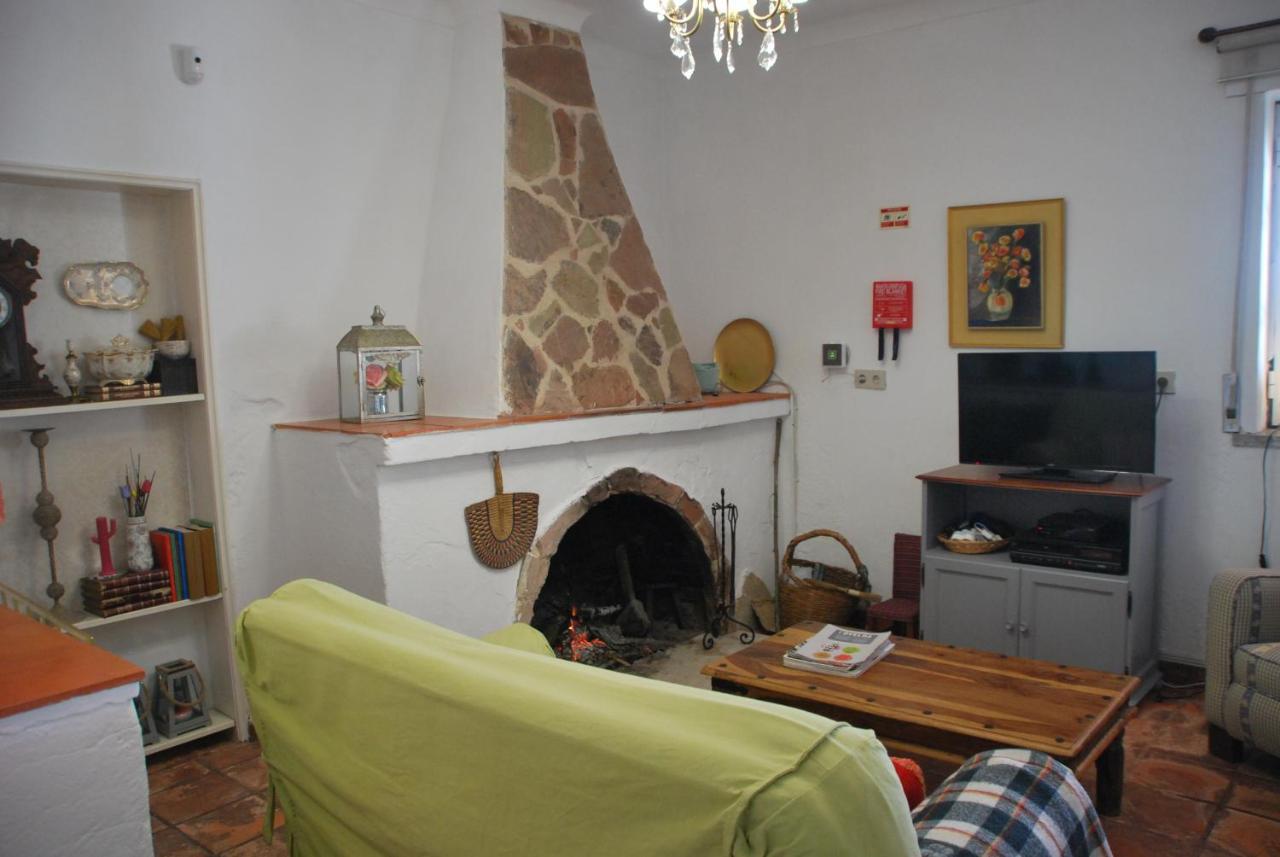 Hostal Monte Ramos Ferreira Do Alentejo Exterior foto